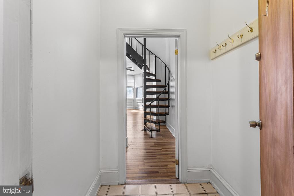2826 POPLAR STREET Unit: 2R