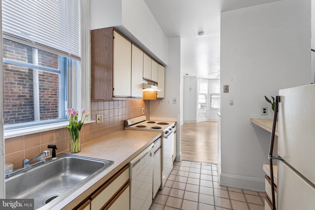 2826 POPLAR STREET Unit: 2R