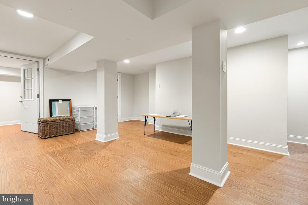 8113 WINSTON ROAD
