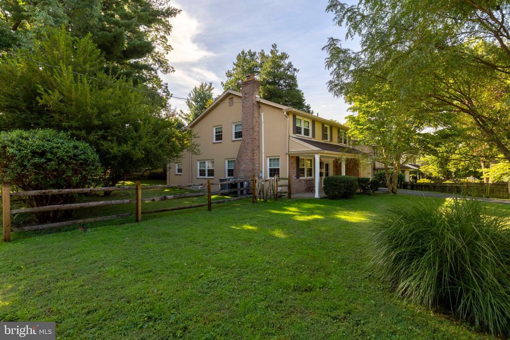 8113 WINSTON ROAD