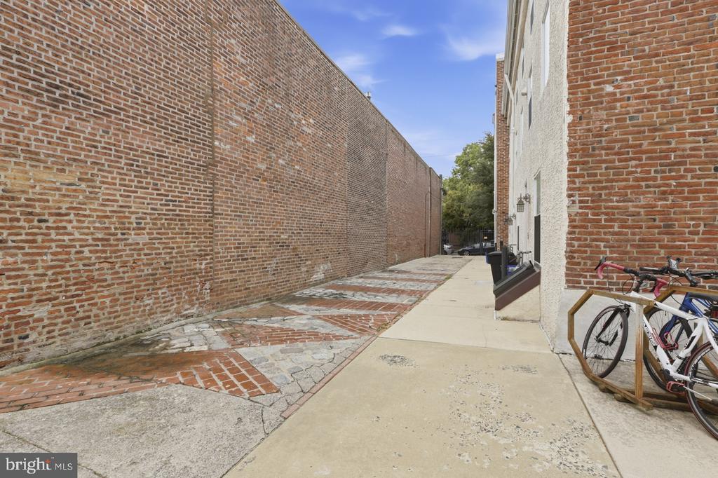 1027 N 4TH STREET