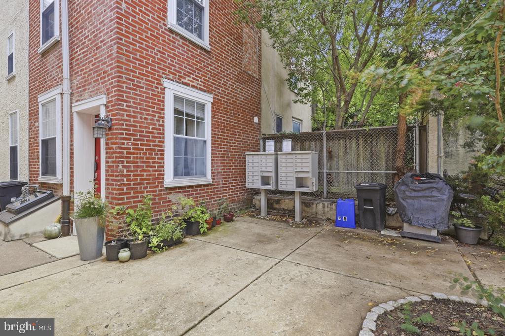 1027 N 4TH STREET
