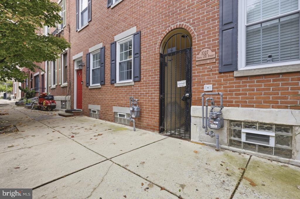 1027 N 4TH STREET