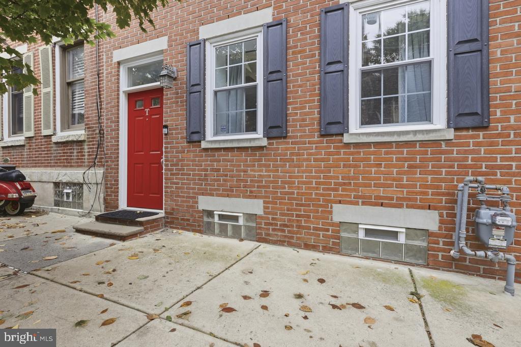 1027 N 4TH STREET