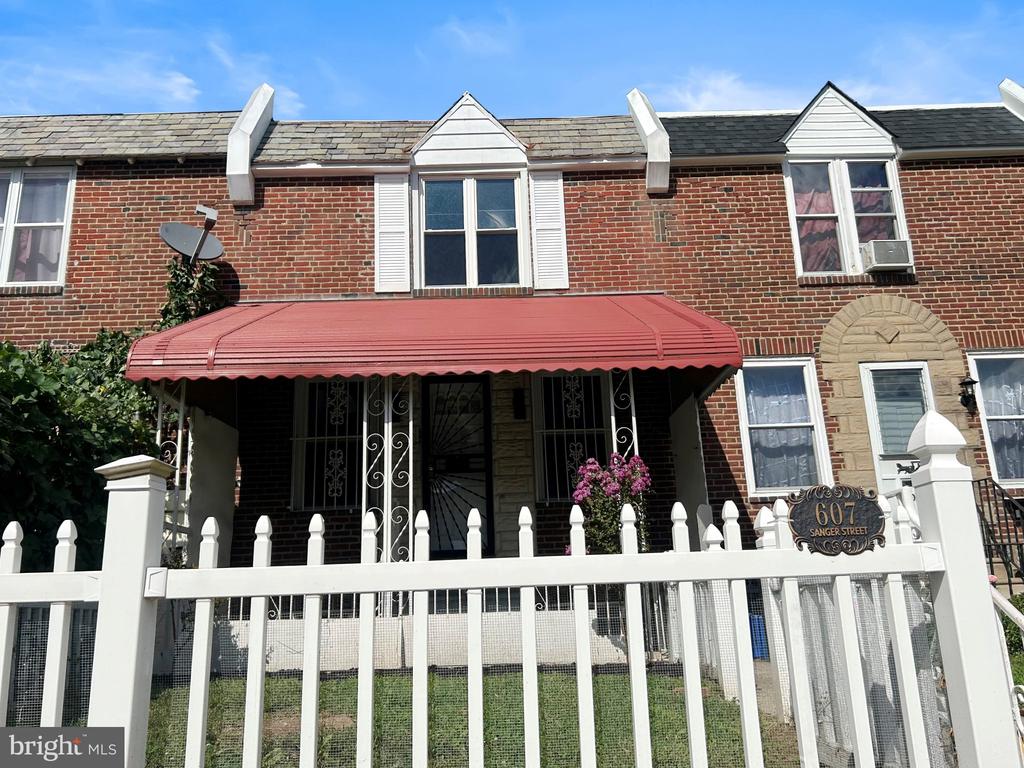 607 E SANGER STREET