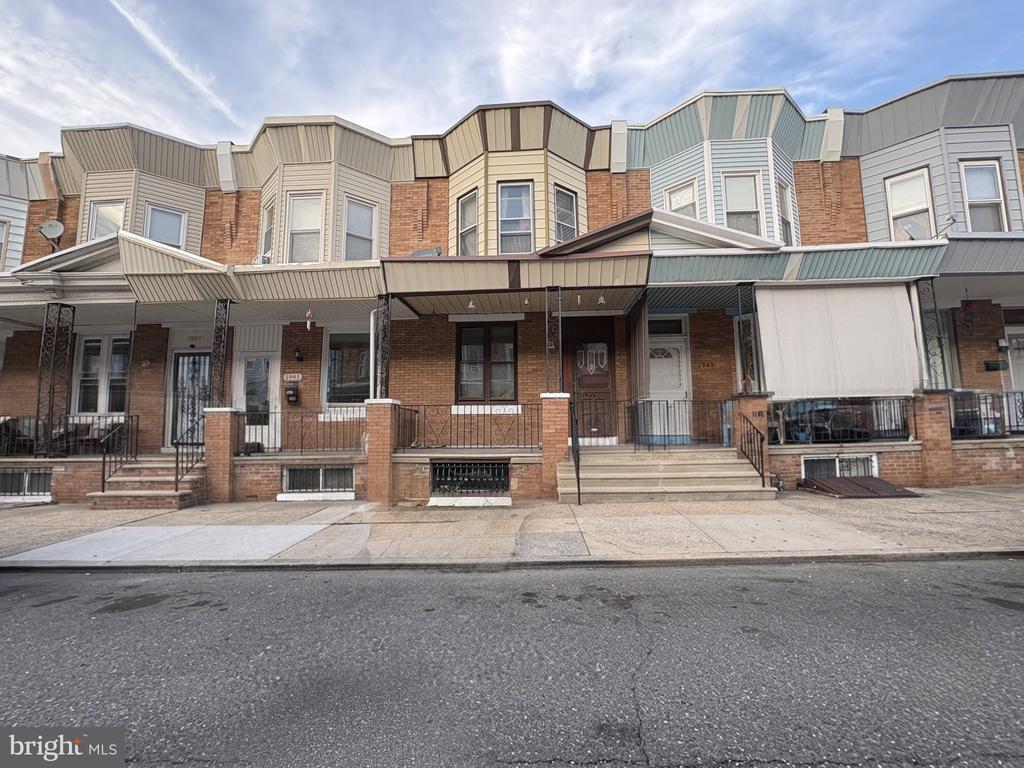 1943 E PACIFIC STREET