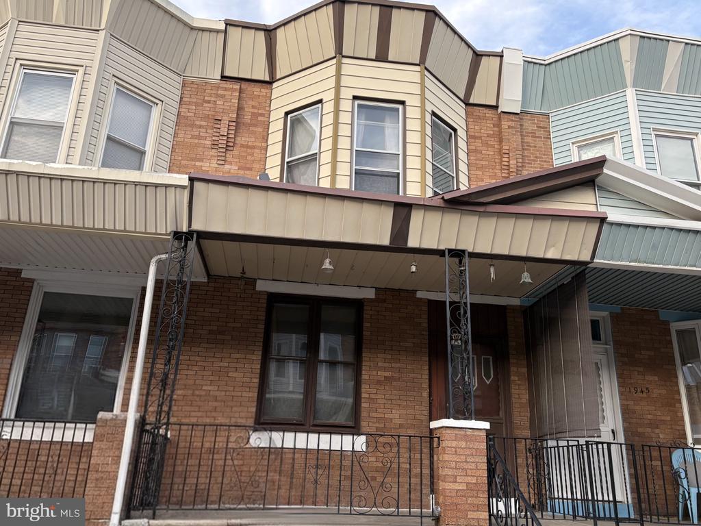 1943 E PACIFIC STREET