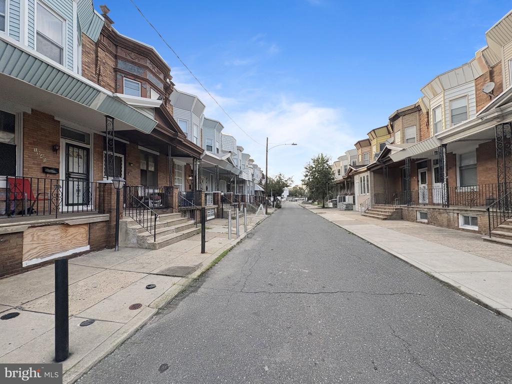 1943 E PACIFIC STREET