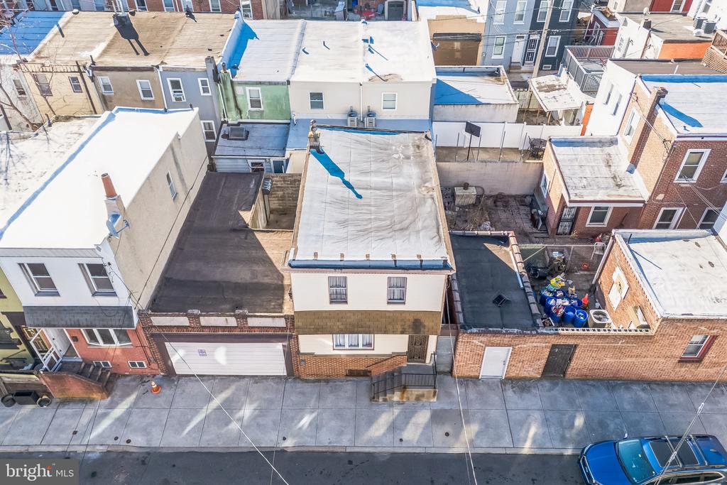 2711 E THOMPSON STREET