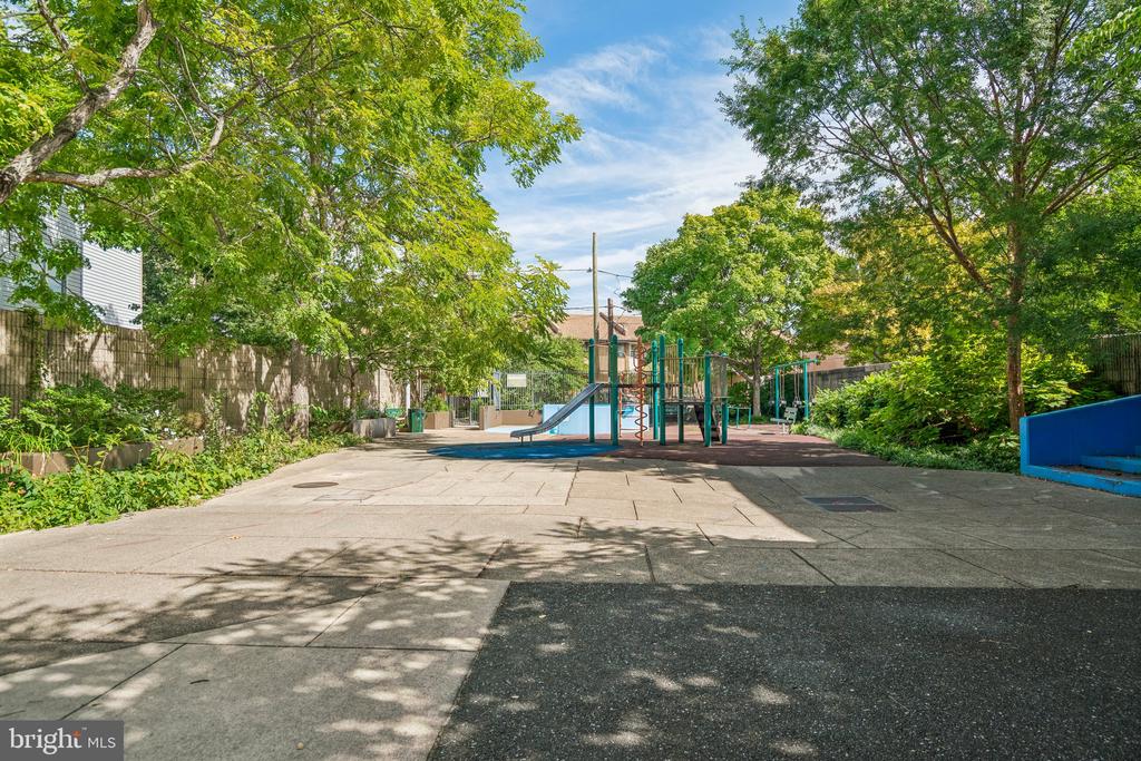 1323 N 4TH STREET