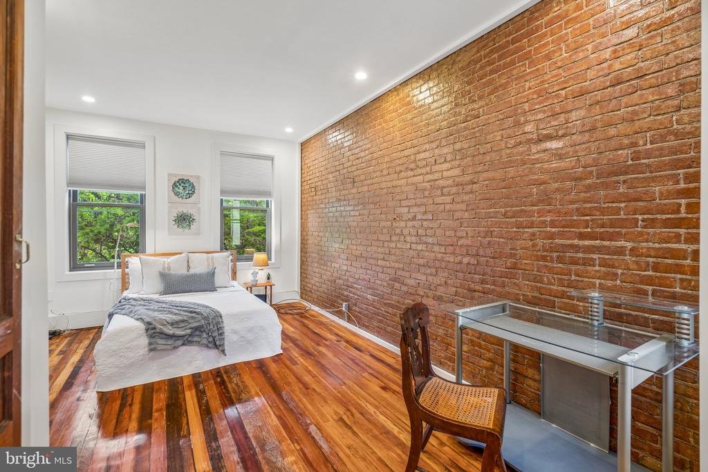 1323 N 4TH STREET