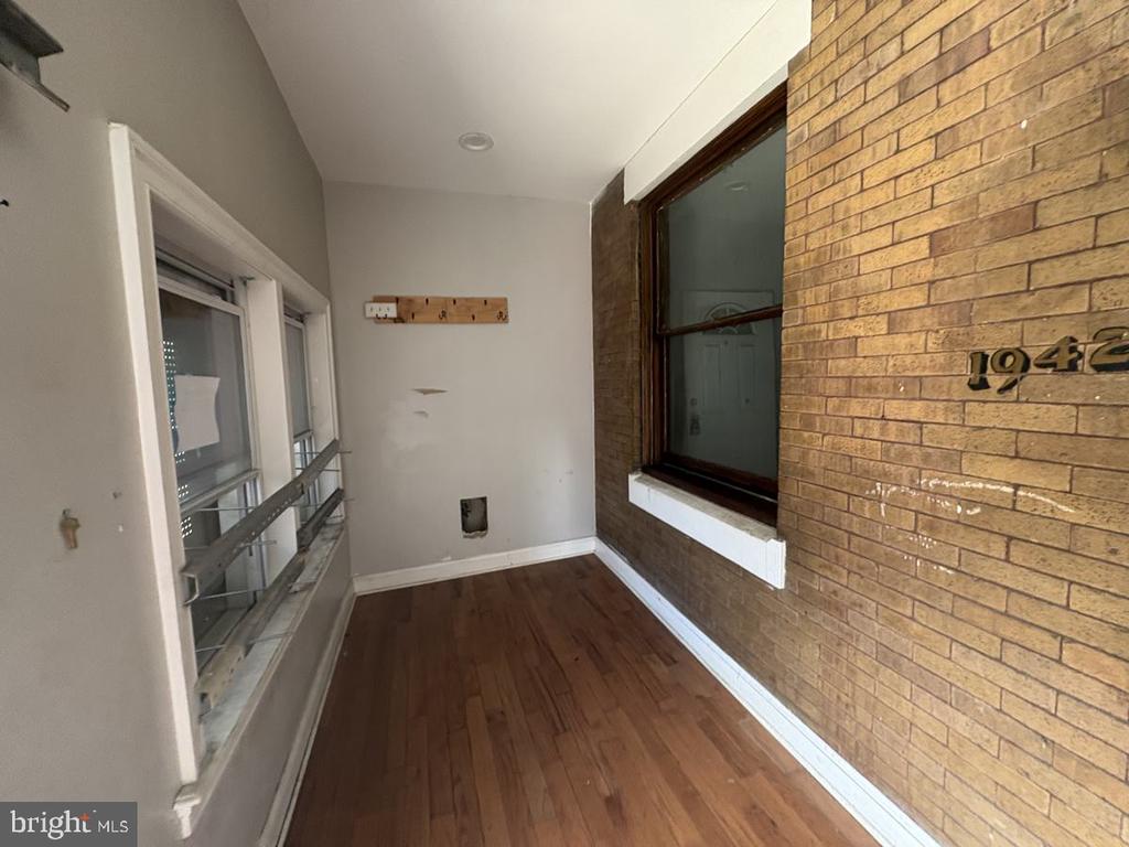 1942 RUAN STREET