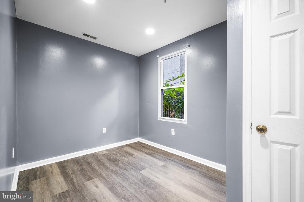 2144 N 18TH STREET Unit: 1
