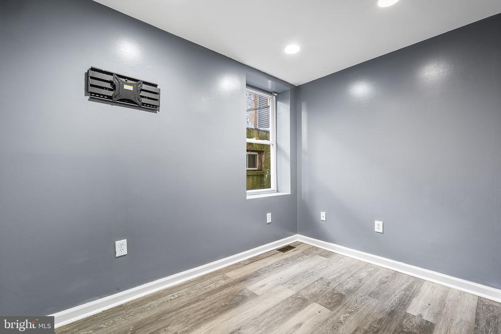 2144 N 18TH STREET Unit: 1