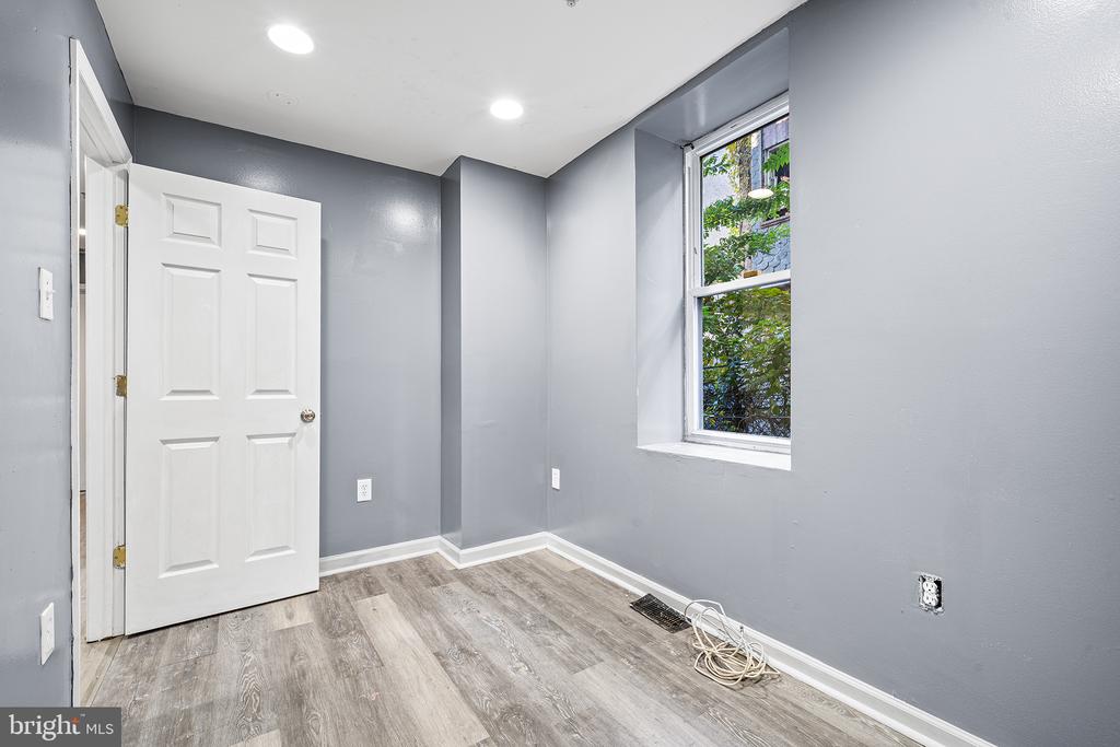 2144 N 18TH STREET Unit: 1
