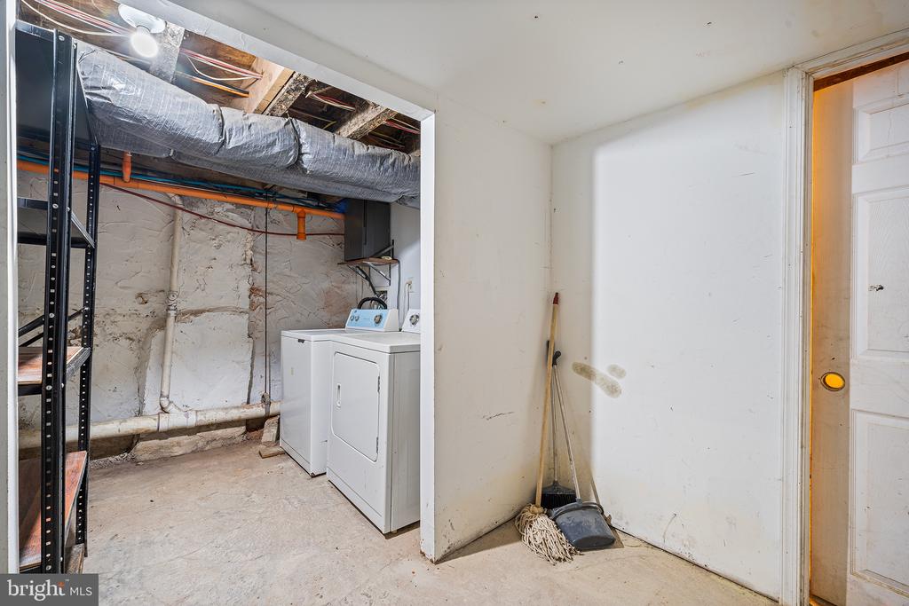 2144 N 18TH STREET Unit: 1