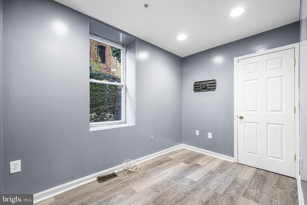 2144 N 18TH STREET Unit: 1
