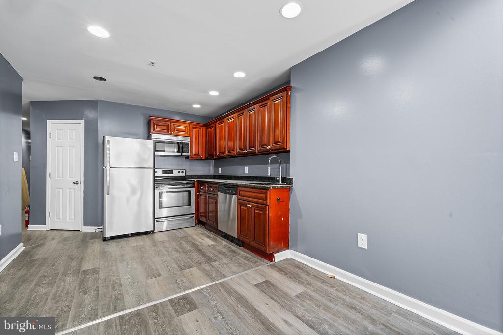 2144 N 18TH STREET Unit: 1