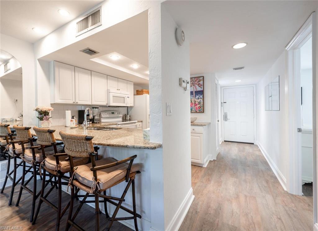 600 Neapolitan WAY # 205