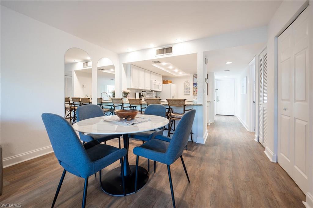 600 Neapolitan WAY # 205