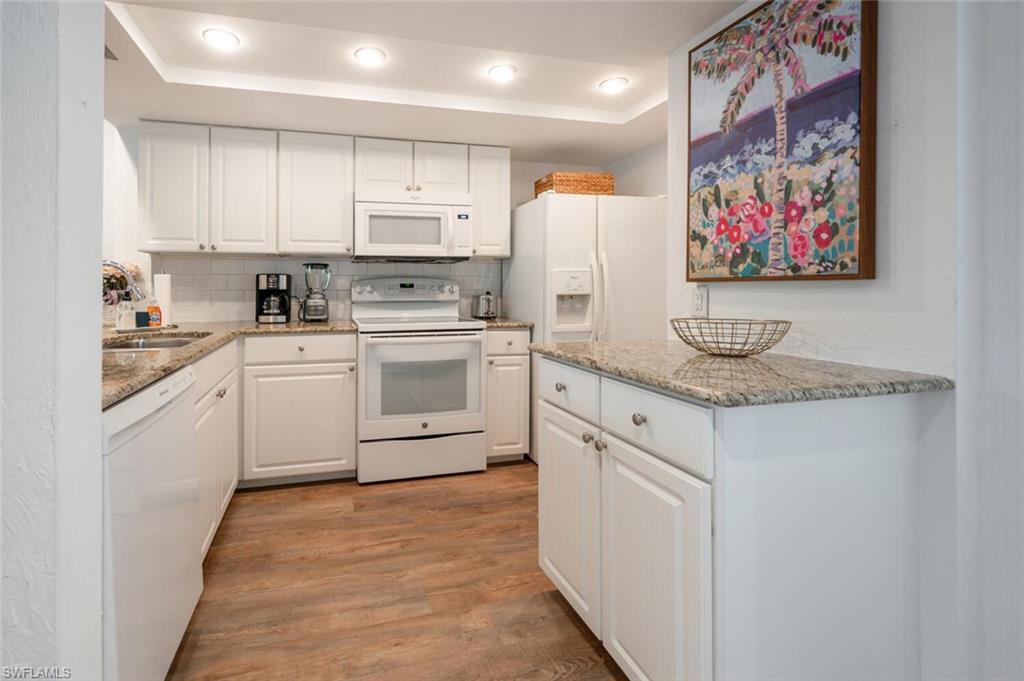 600 Neapolitan WAY # 205