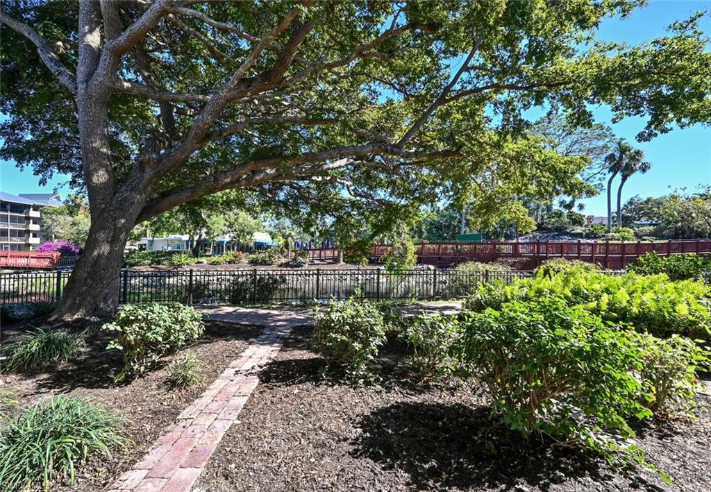 600 Neapolitan WAY # 205