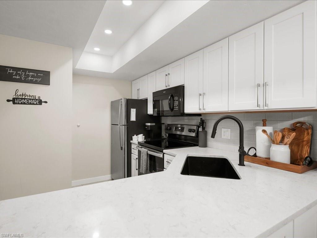 600 Neapolitan WAY # 225