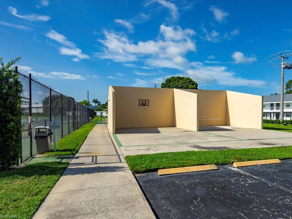 600 Neapolitan WAY # 225