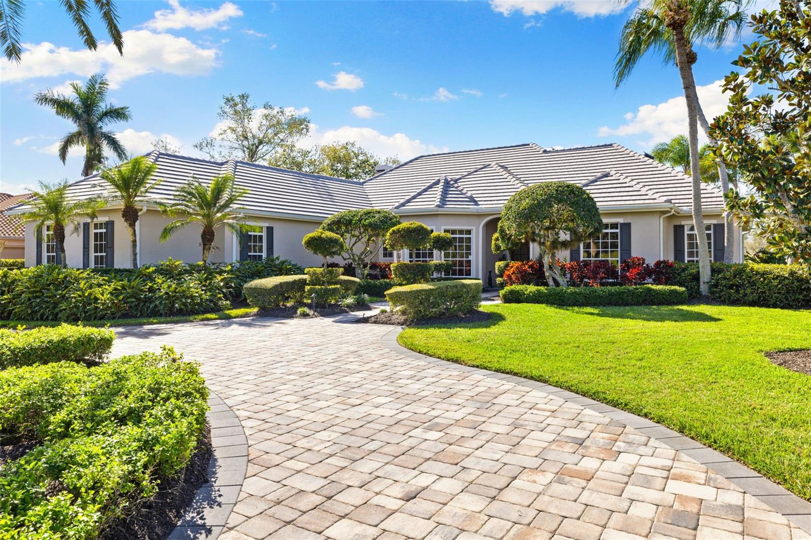 2546 TOM MORRIS DR