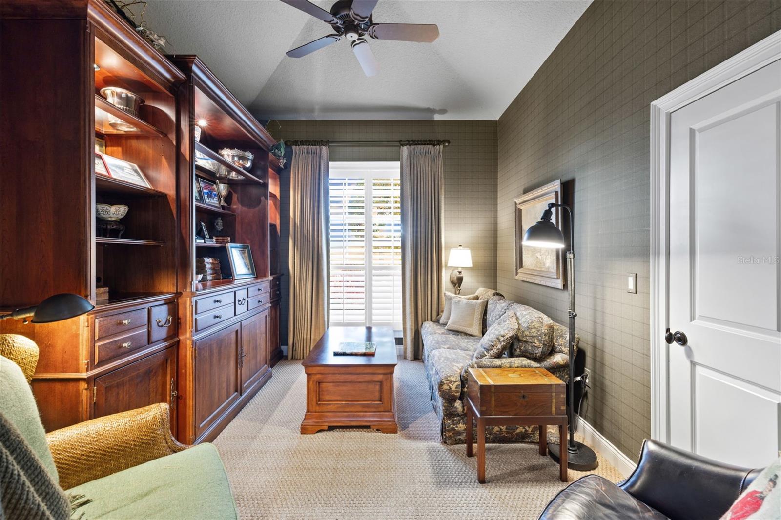 2546 TOM MORRIS DR