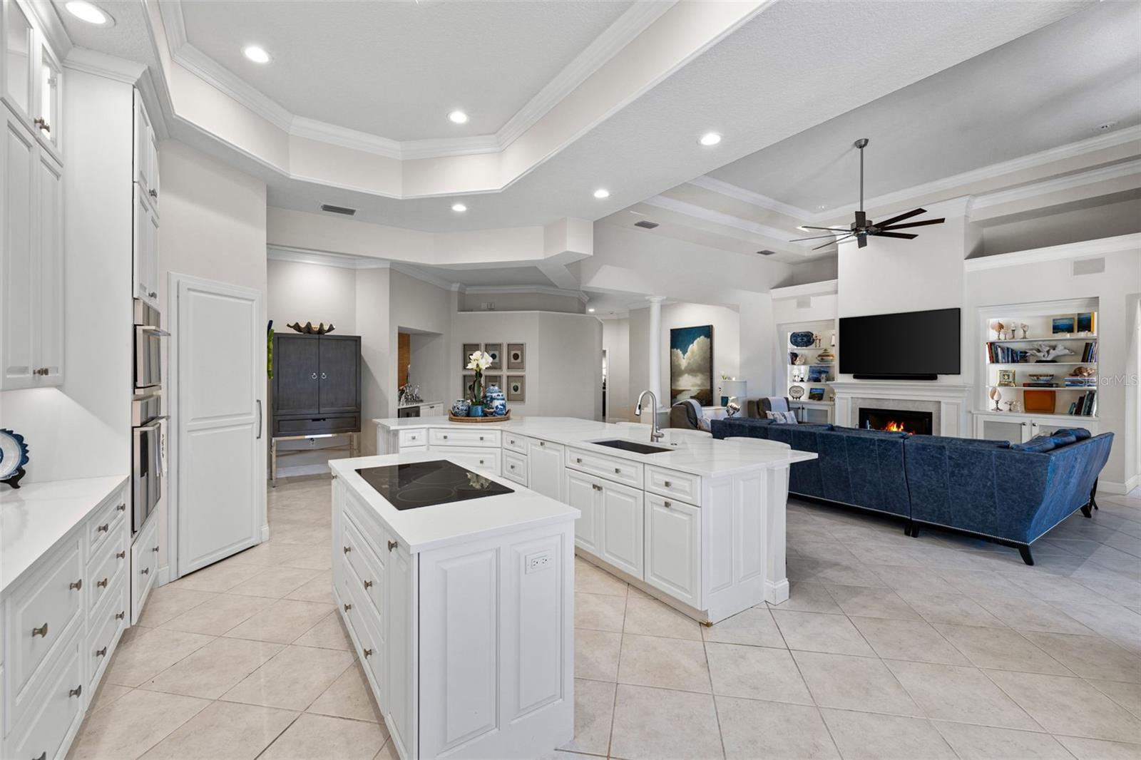 2546 TOM MORRIS DR
