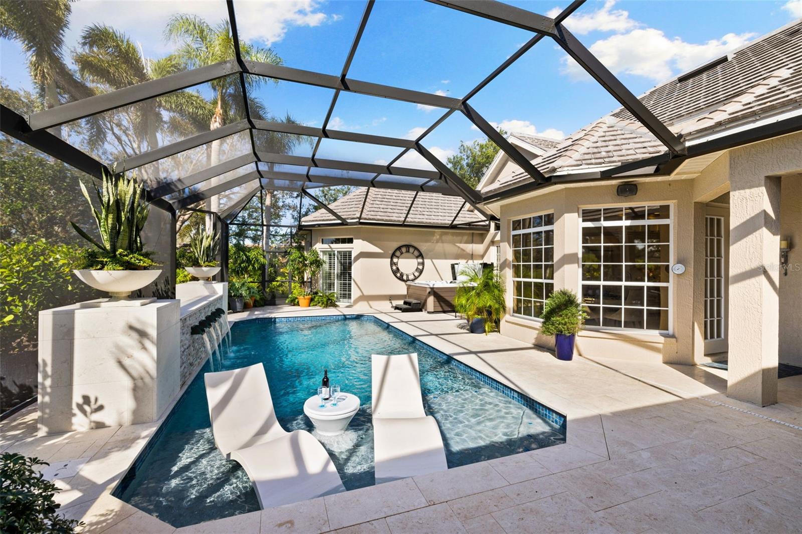 2546 TOM MORRIS DR