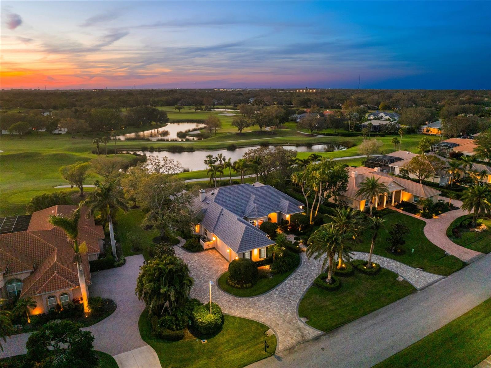 2546 TOM MORRIS DR