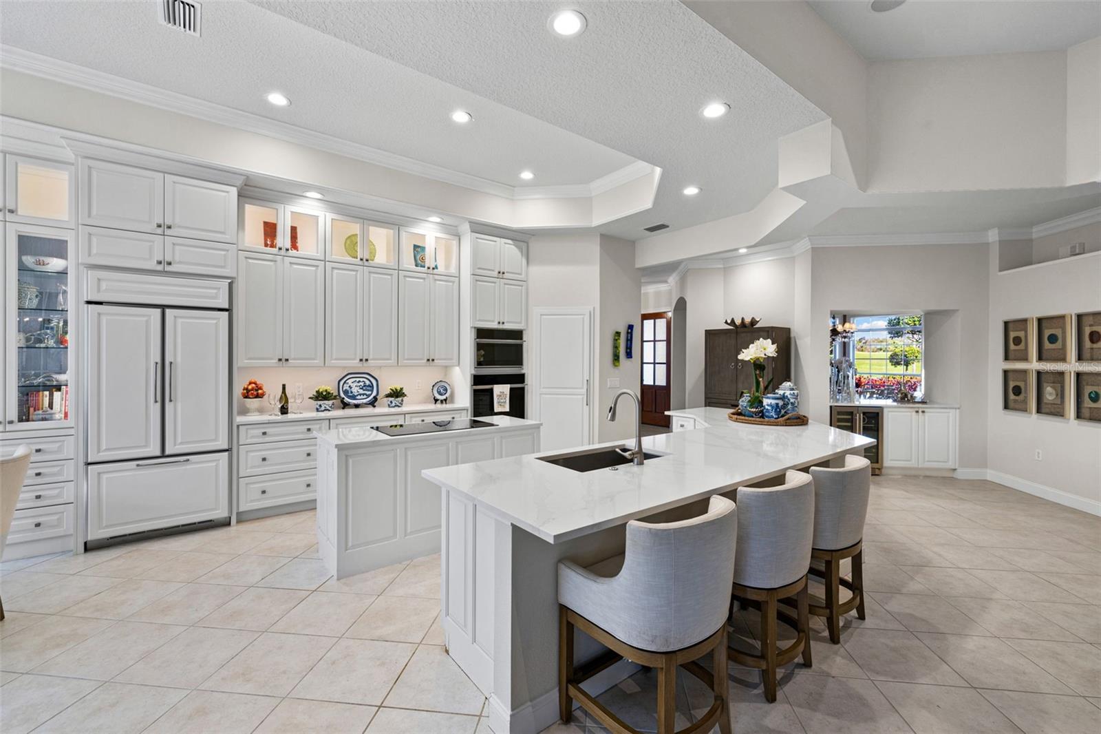2546 TOM MORRIS DR