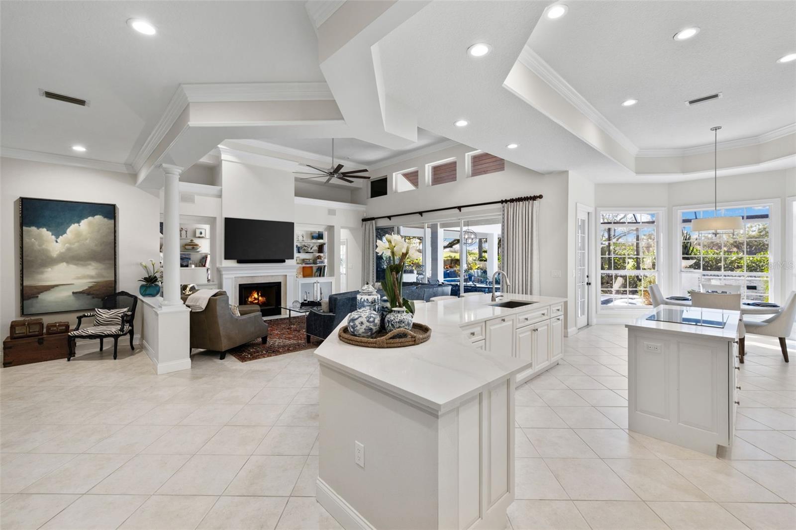 2546 TOM MORRIS DR