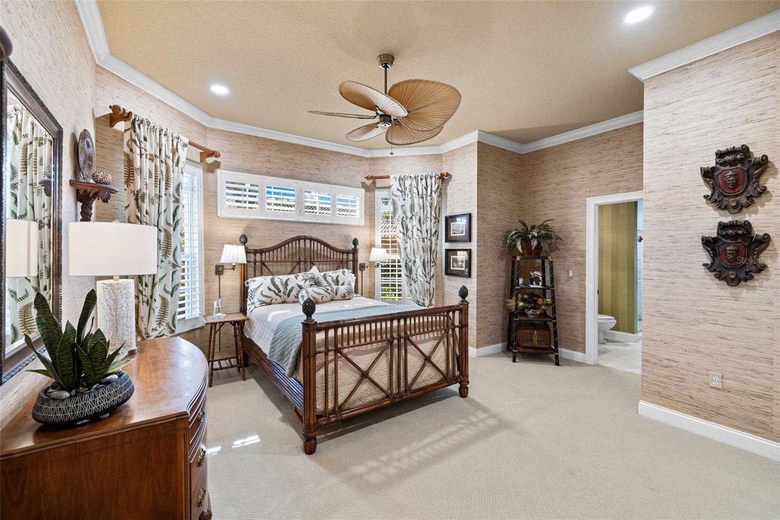 2546 TOM MORRIS DR