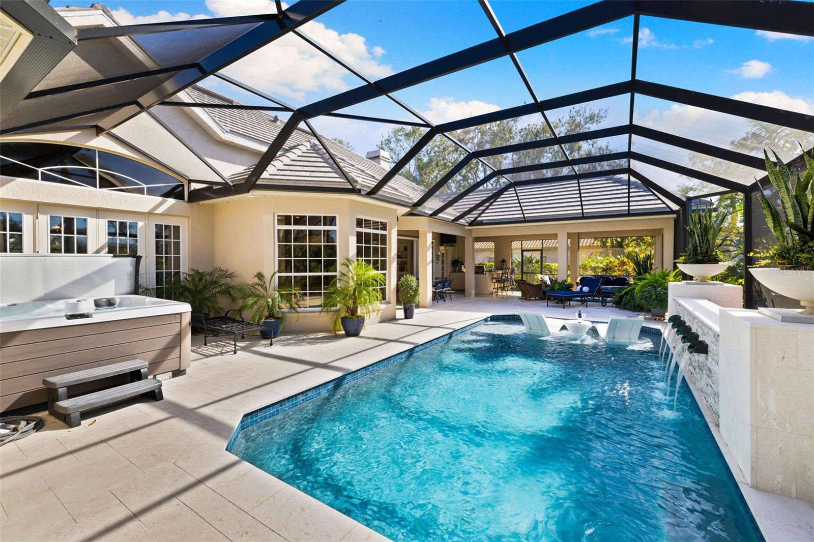 2546 TOM MORRIS DR