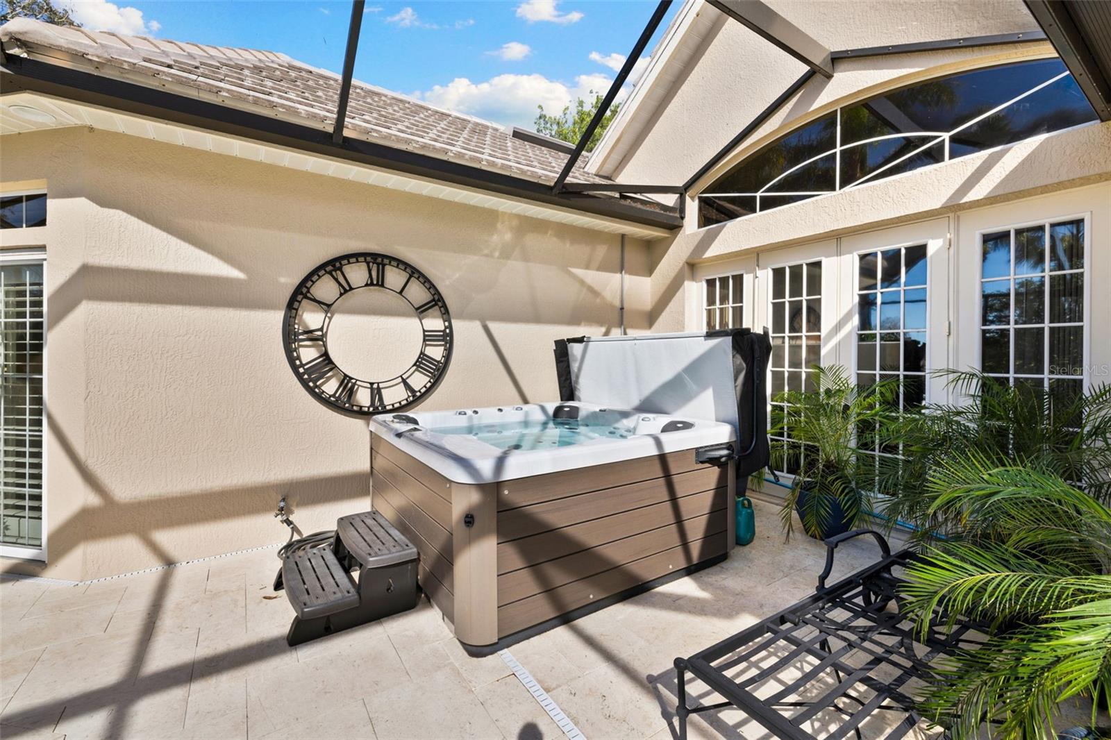 2546 TOM MORRIS DR