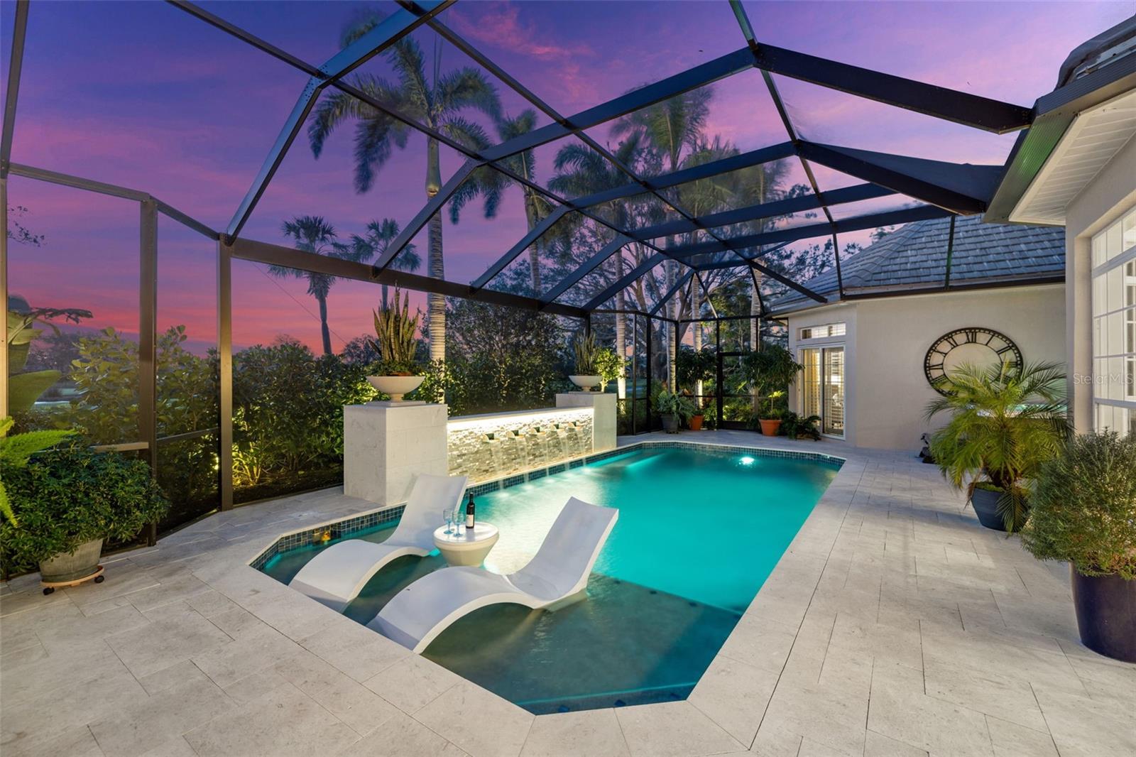 2546 TOM MORRIS DR