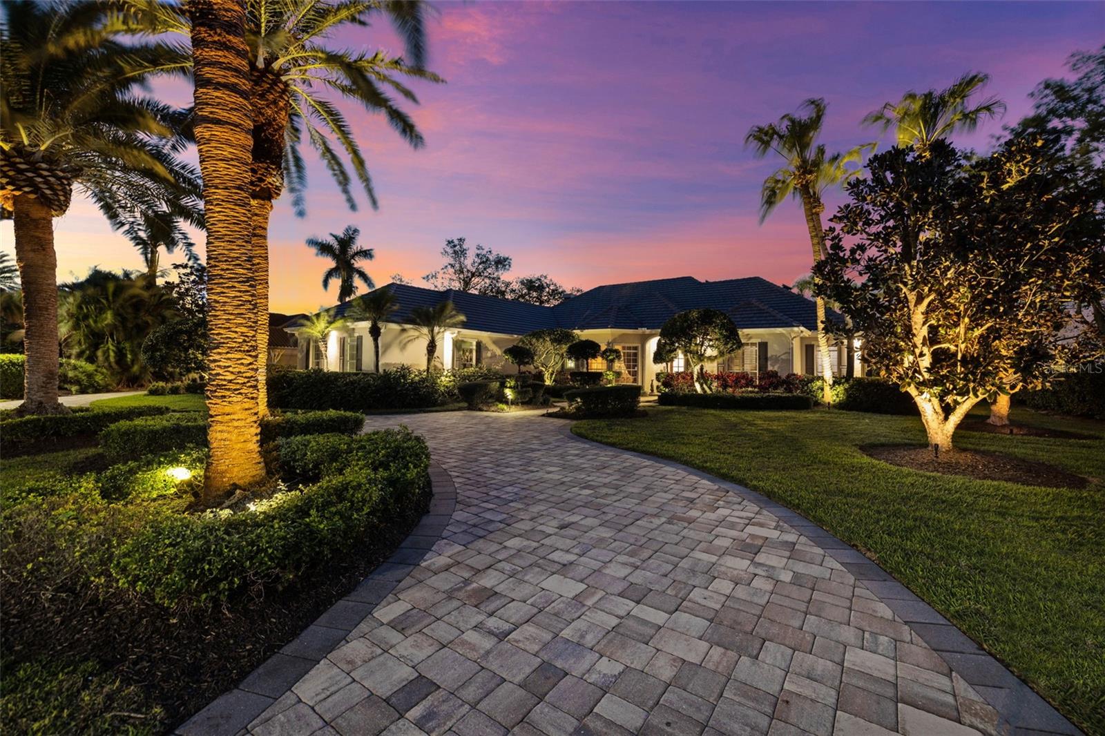 2546 TOM MORRIS DR