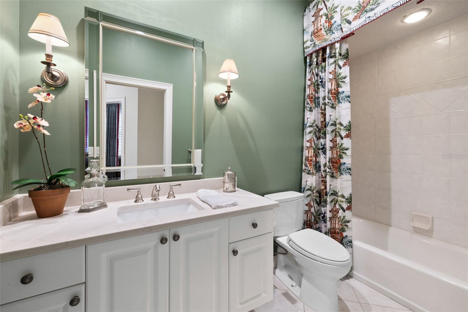 2546 TOM MORRIS DR