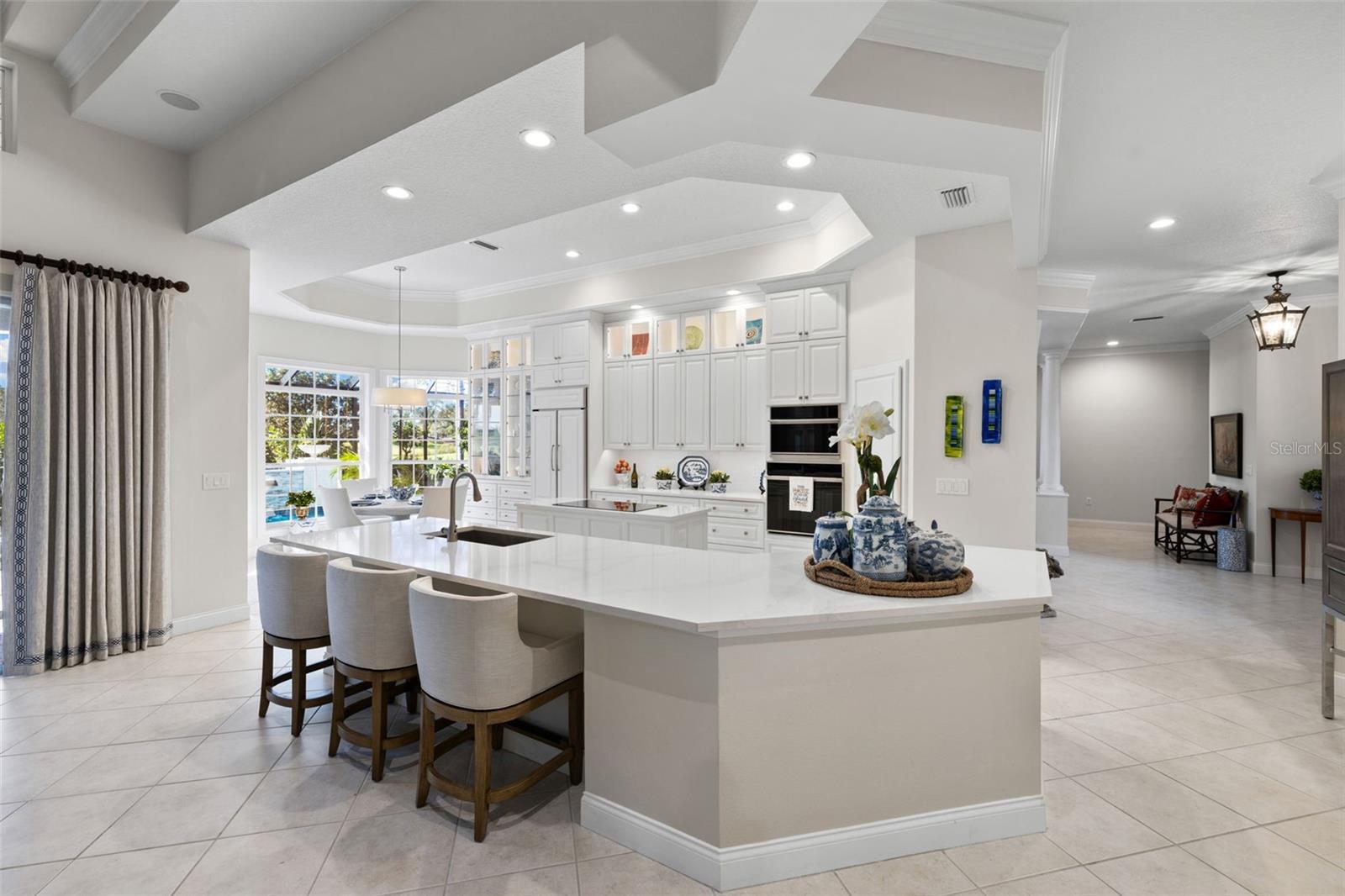 2546 TOM MORRIS DR