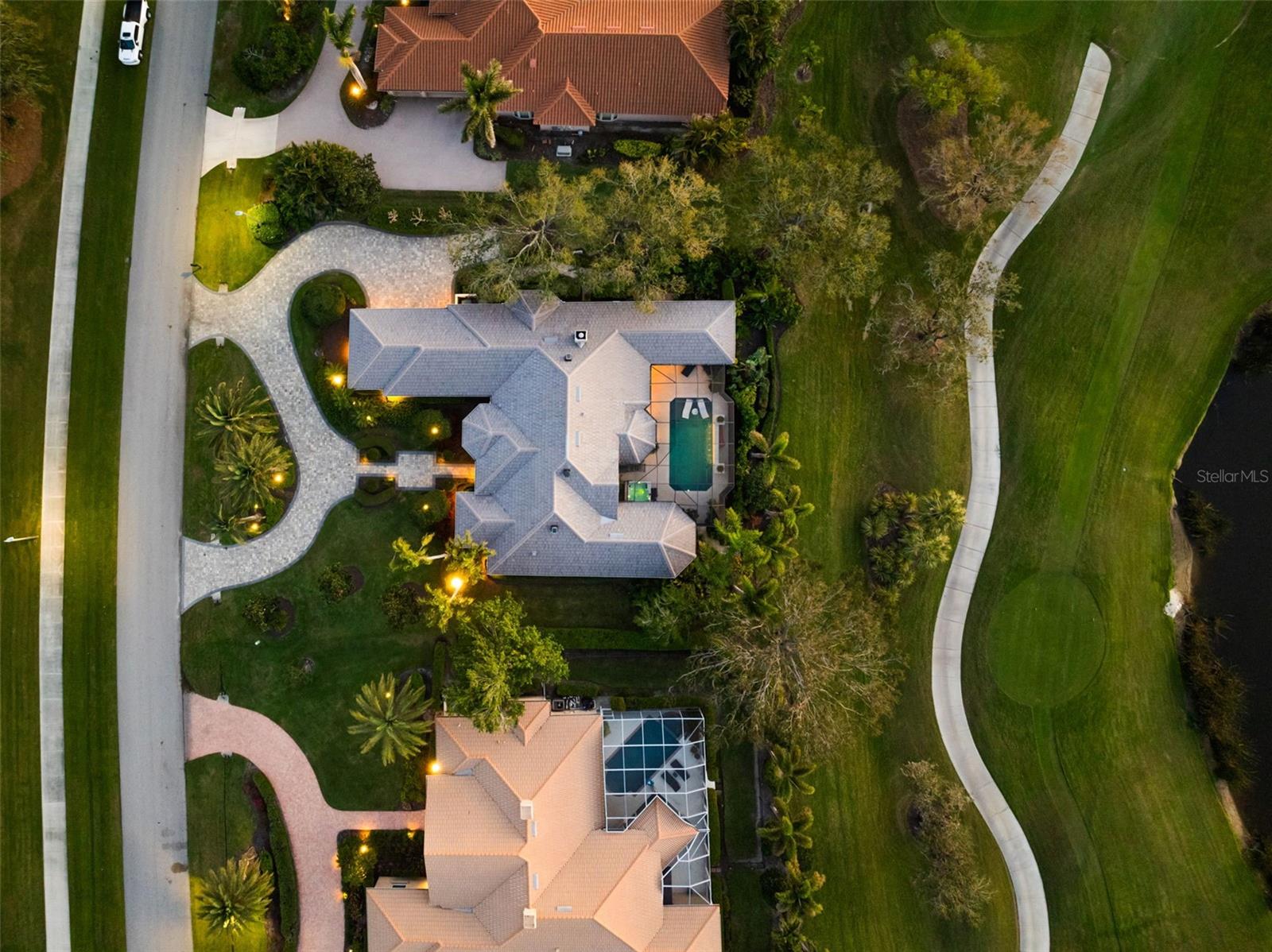 2546 TOM MORRIS DR