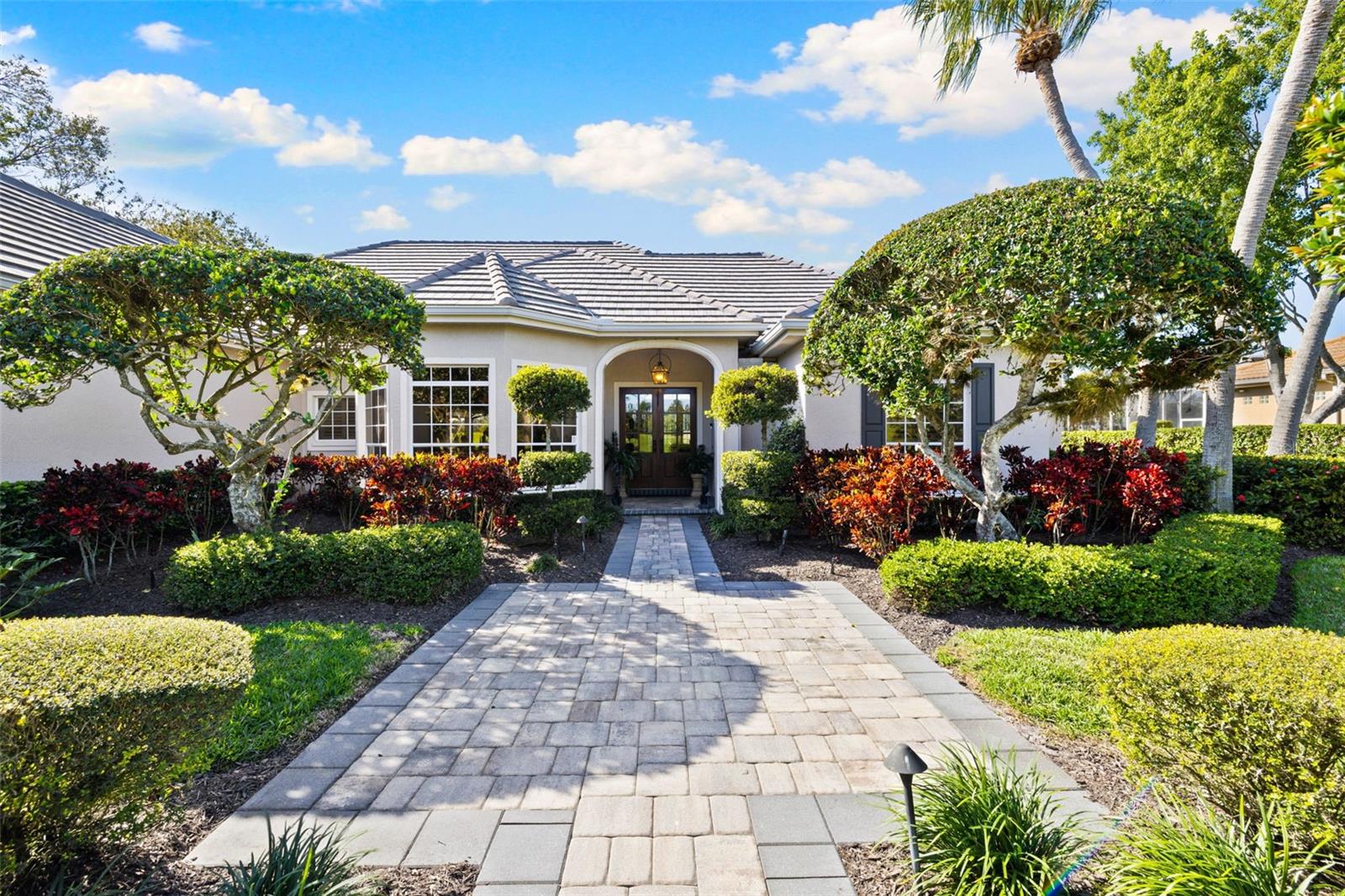 2546 TOM MORRIS DR