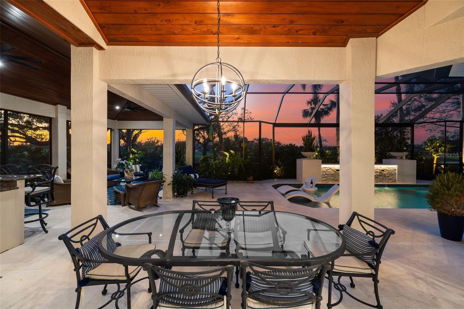 2546 TOM MORRIS DR