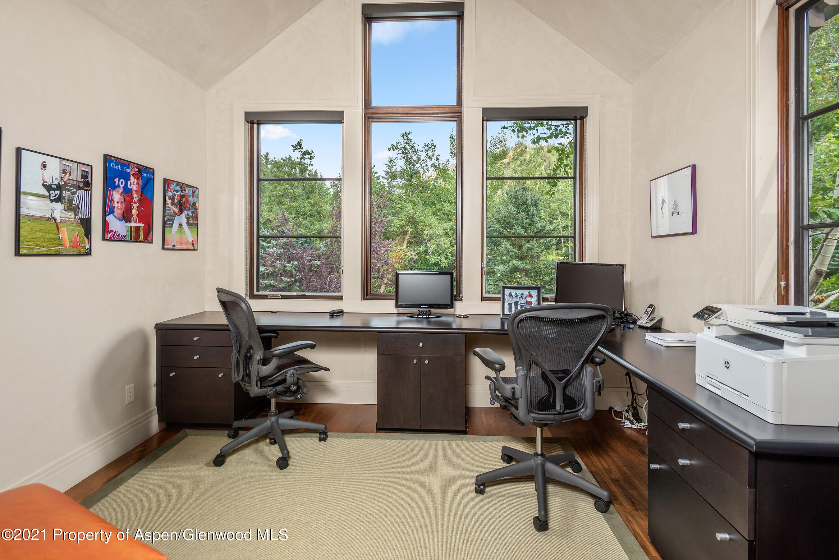 561 Meadowood Drive