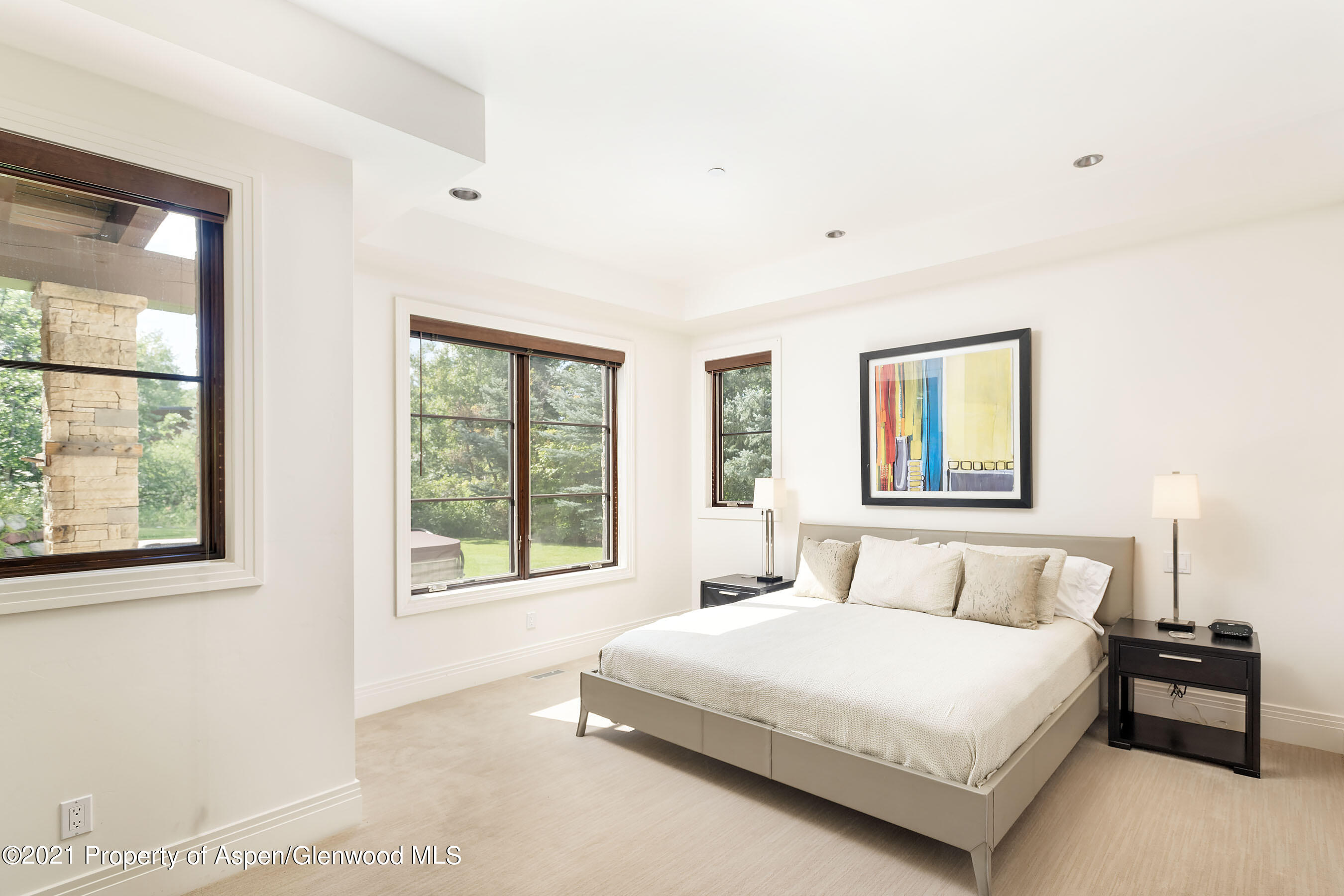 561 Meadowood Drive