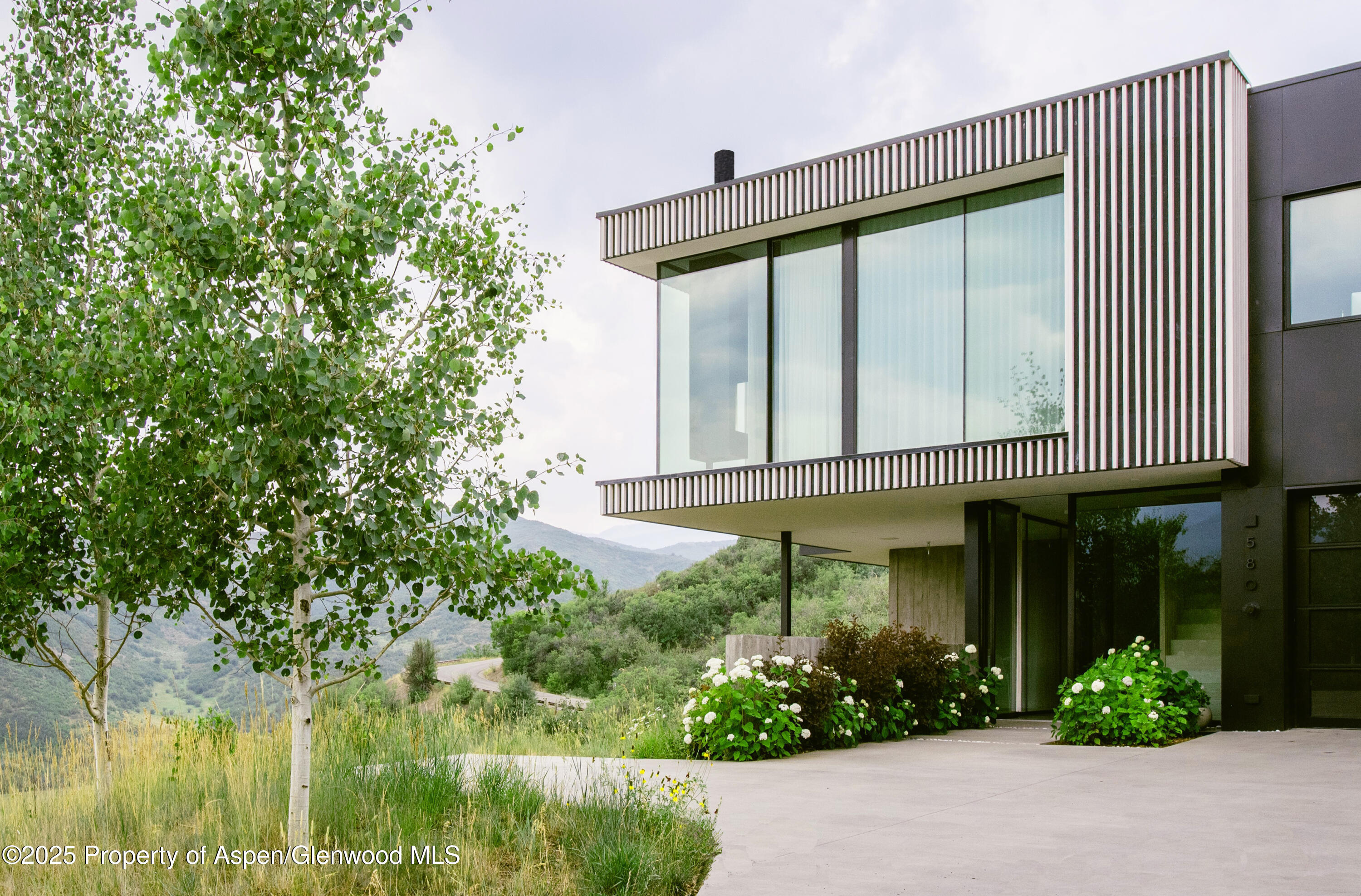 580 Medicine Bow Road