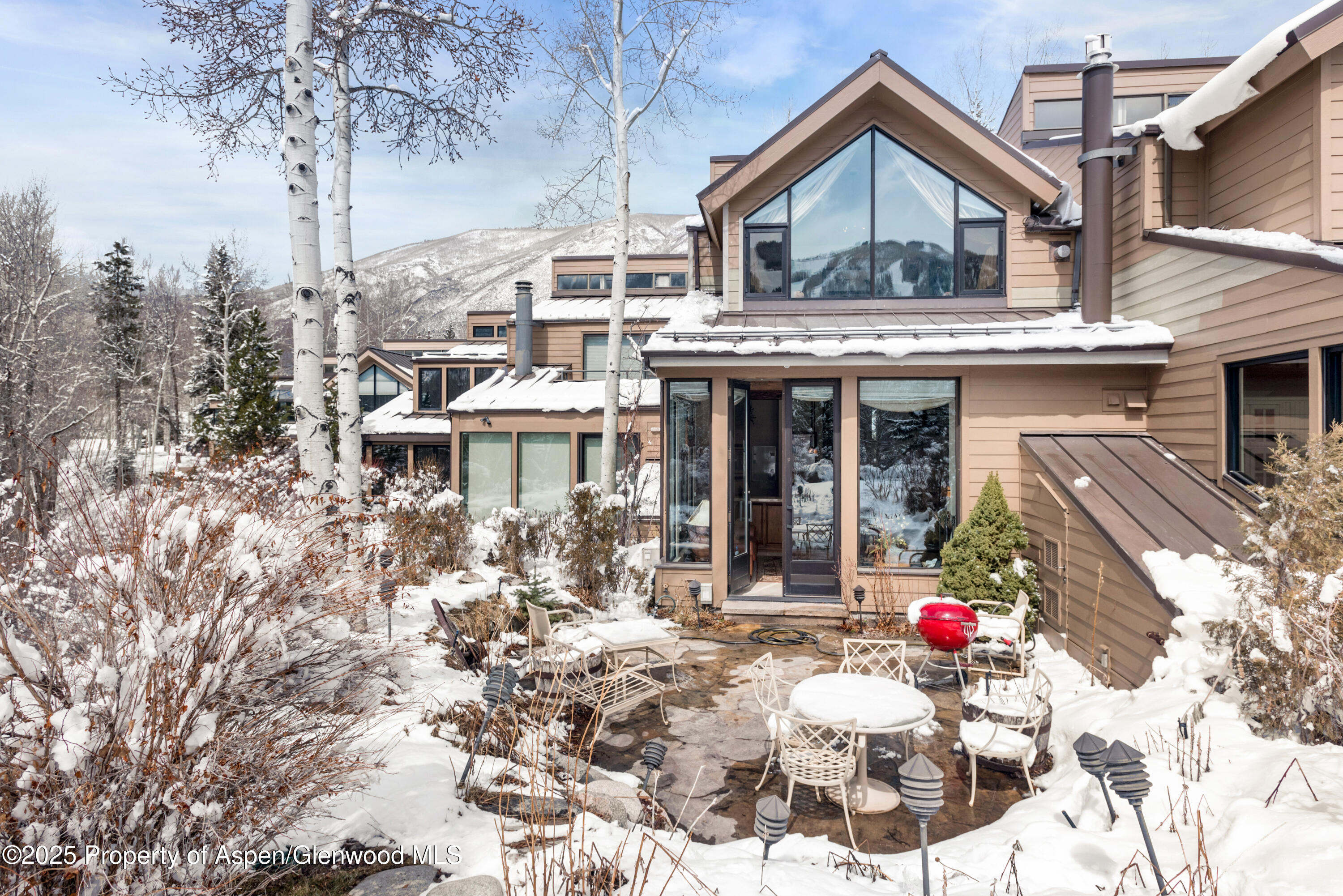 155 Lone Pine Road, 5