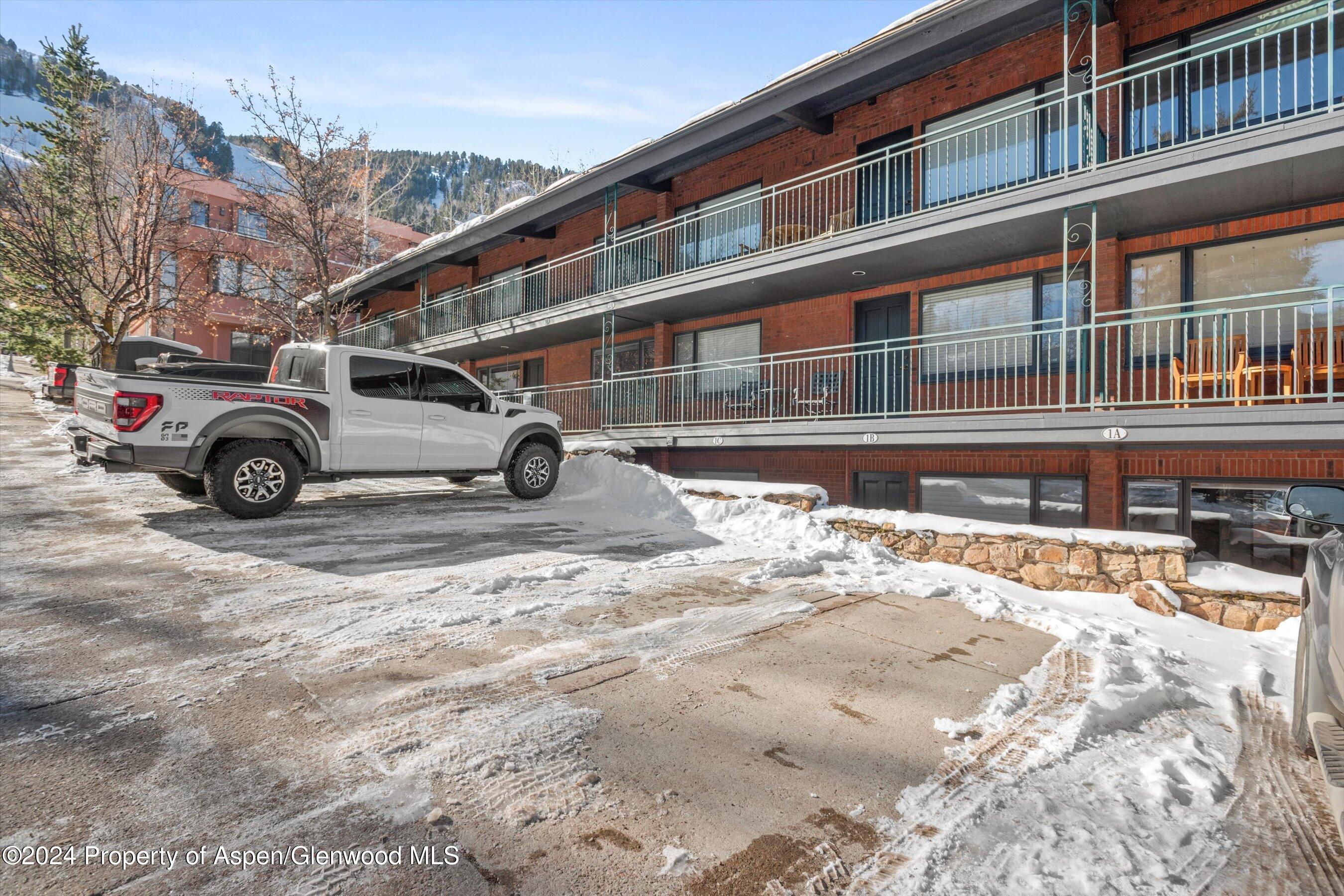 731 S Mill Street, 1A